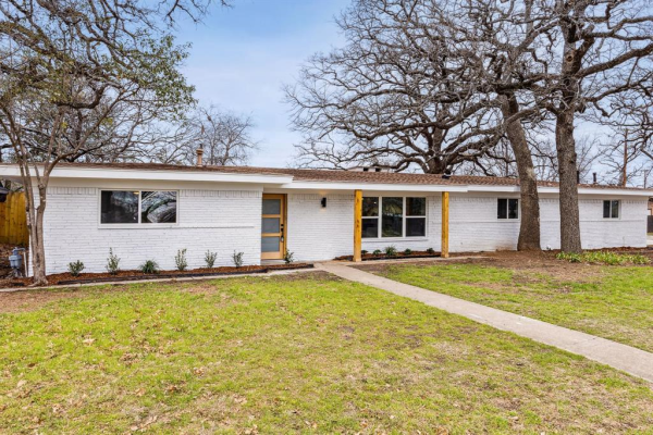 1903 Briarwood Lane, Irving