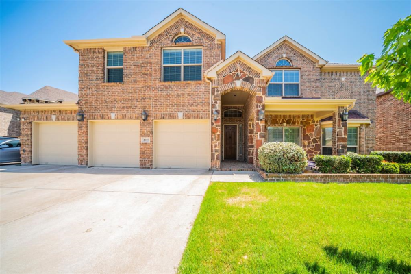 2915 Almansa, Grand Prairie