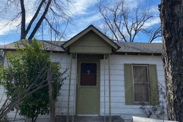 512 Nomas Street, Dallas