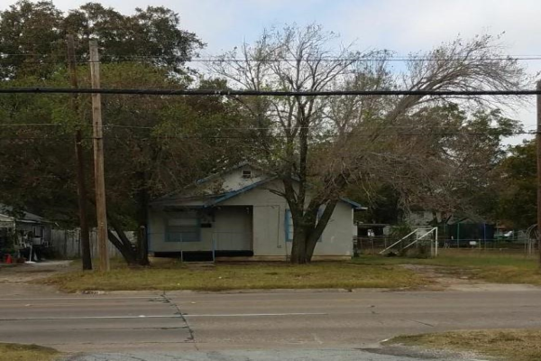 423 3rd Street, Grand Prairie