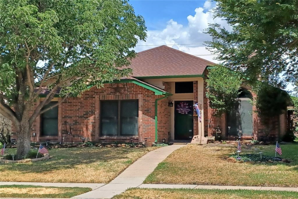 2910 Spinner Lane, Grand Prairie