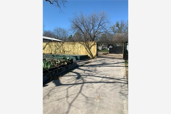 955 Woods Avenue, Fort Worth