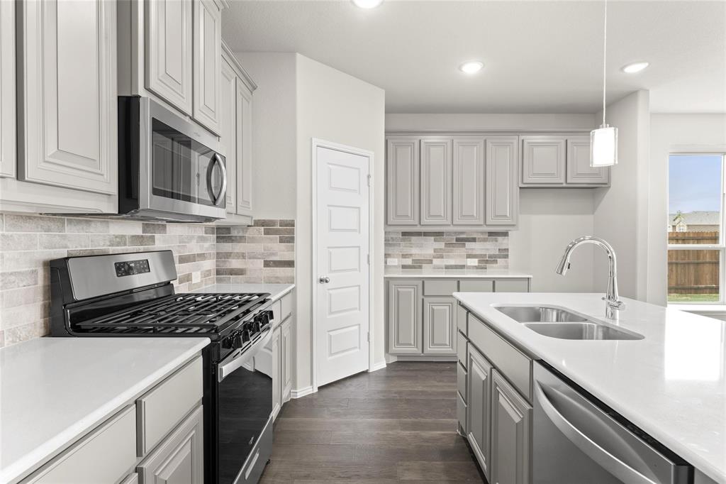 1401 Fox Glen Trail