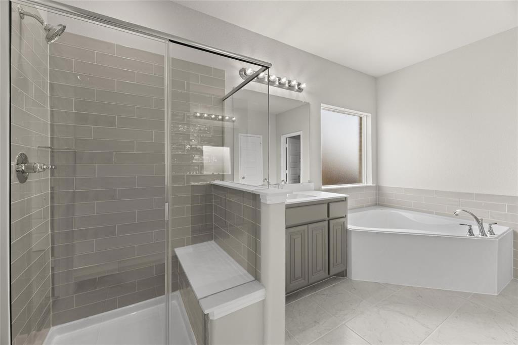 1401 Fox Glen Trail