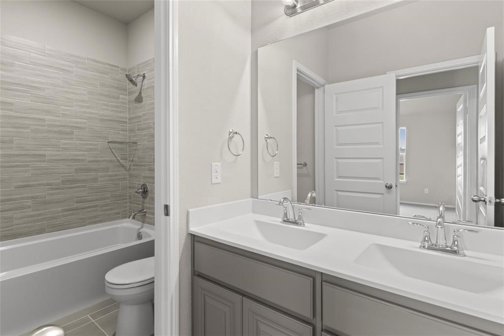 1401 Fox Glen Trail
