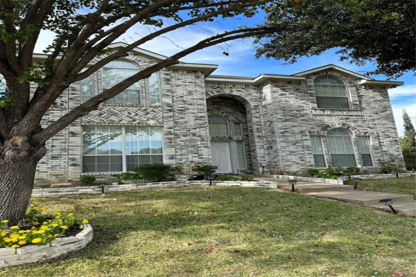893 Summit Pointe, Lewisville
