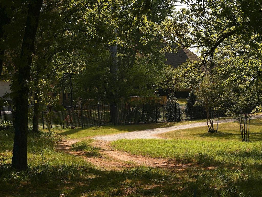 Listing 20263886 - Large Photo # 1