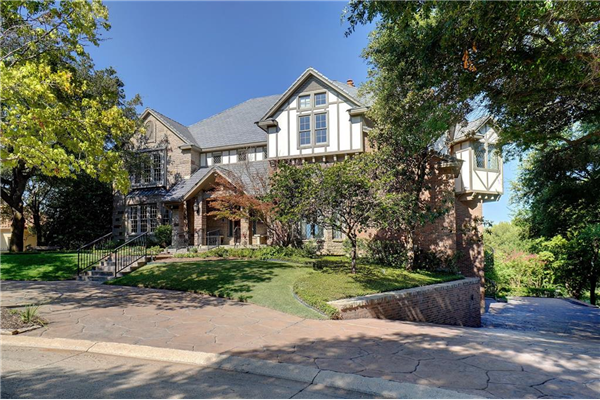 6908 Ridgewood Drive, Fort Worth