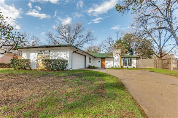 2930 Lawrence Street, Irving