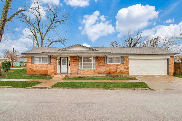 822 N Throckmorton Street, Sherman