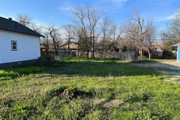 1217 E Tucker, Fort Worth