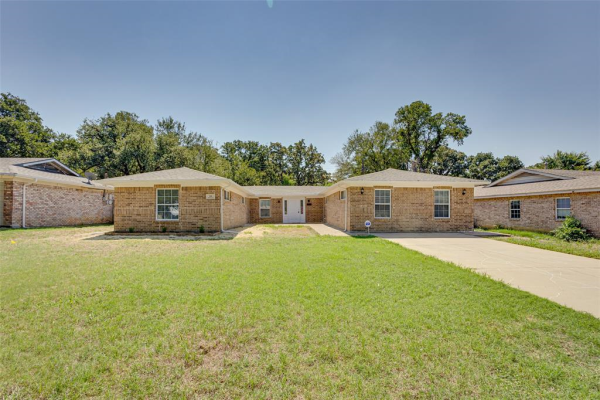 500 Martin Lane, Euless