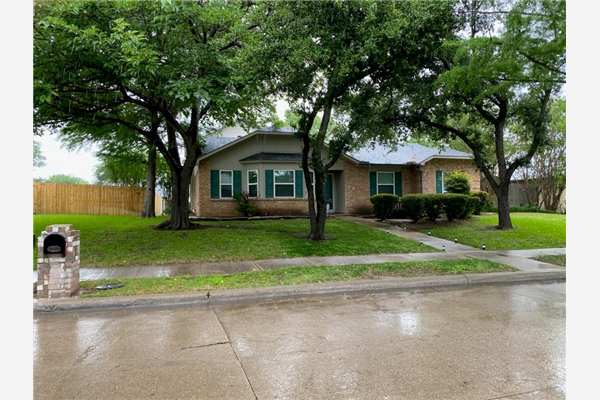 406 Hemlock Drive, Grand Prairie