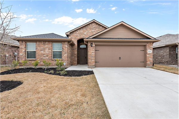 9124 High Stirrup Lane, Fort Worth