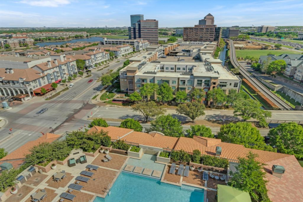 330 Las Colinas Boulevard E, Irving