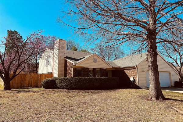 512 Sage Lane, Euless