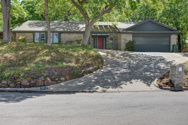 2816 Lakeshore Drive, Arlington