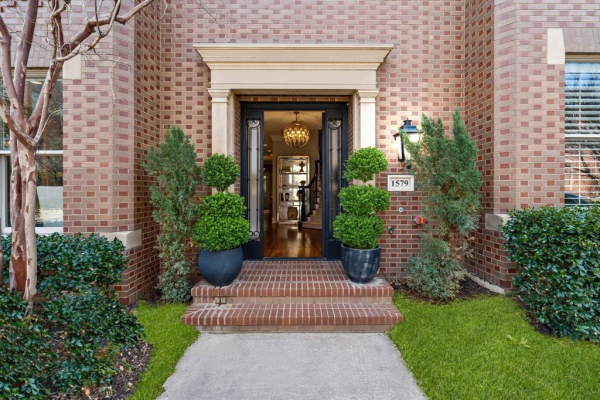 1579 Main Street, Southlake