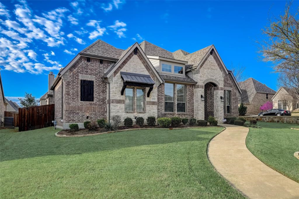 1050 Woodford Drive, Keller