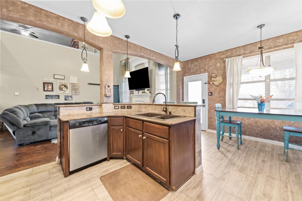Listing 20280380 - Large Photo # 4