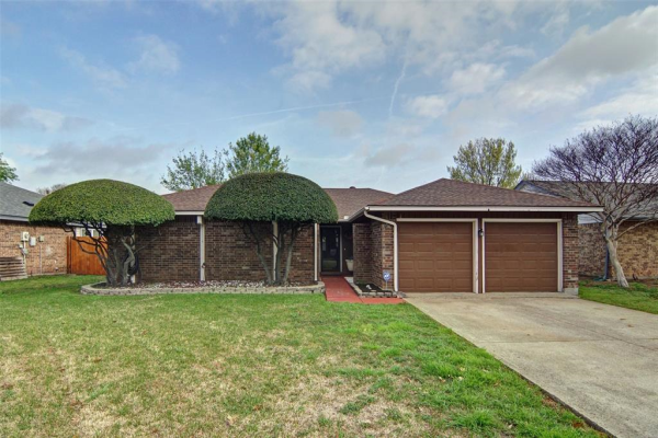 2666 Carrington Lane, Grand Prairie