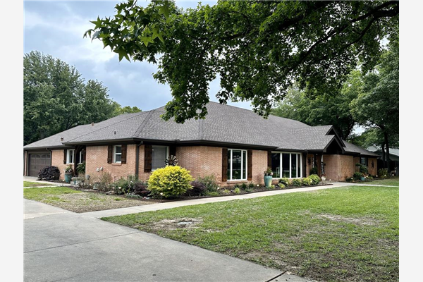 1425 Daisy Lane, Irving