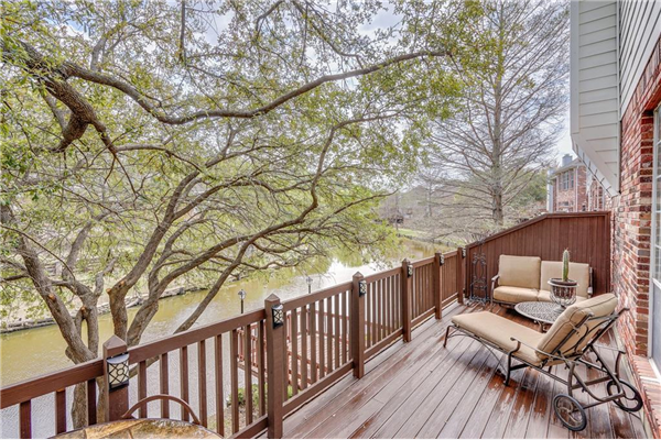 621 Lochngreen Trail, Arlington