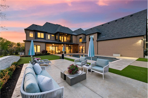 771 S Peytonville Avenue, Southlake