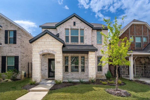 4118 Stockyard Station, Sachse