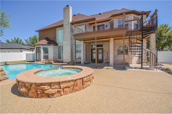 7404 Gleneagles Way, Fort Worth