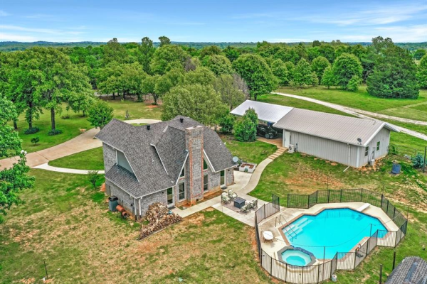668 Cleve Cole Road, Denison