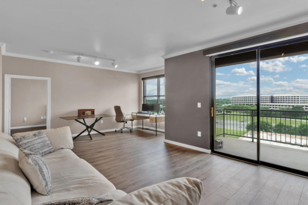 330 Las Colinas Boulevard E, Irving