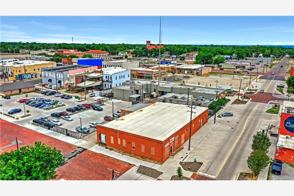 117 S Houston Avenue, Denison