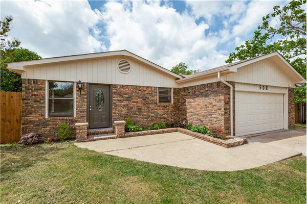 508 Plainview Drive, Mansfield