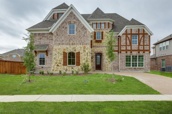 2823 Mariposa Drive, Grand Prairie