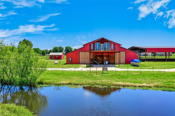 715 Old Town Road, Collinsville