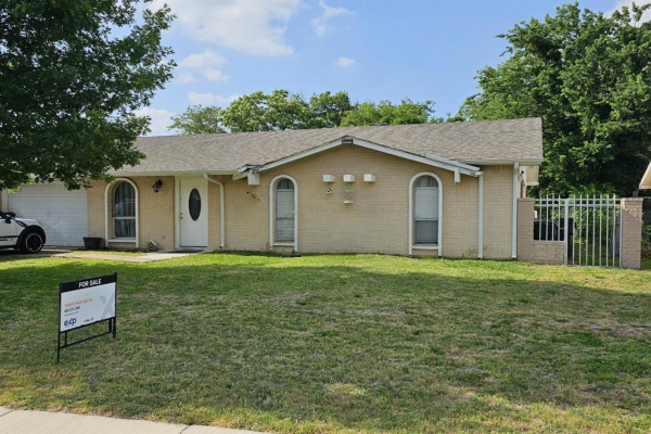 1705 Armstrong Drive, Plano