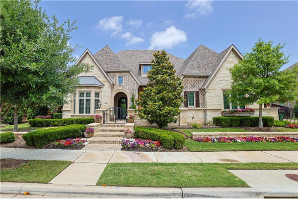 1301 Blue Lake Boulevard, Arlington