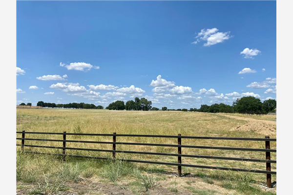 1021 Hinton Lane, Van Alstyne