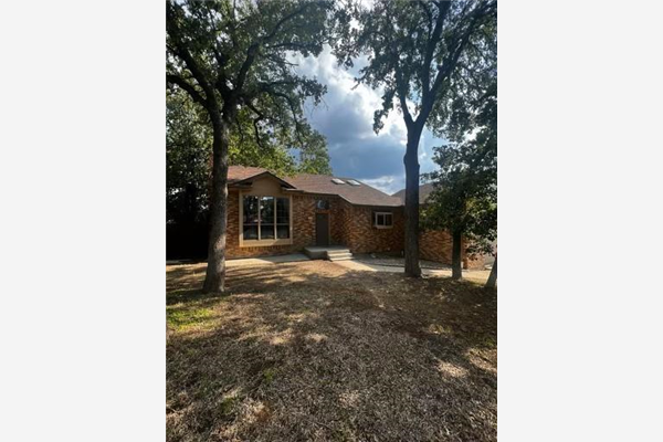 4300 Hidden Creek Drive, Arlington