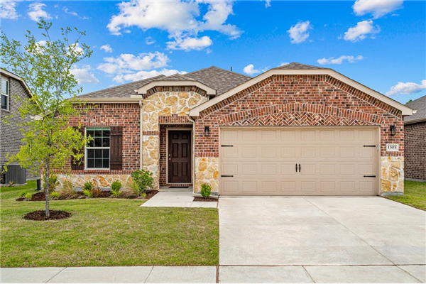 1303 Binfield Drive, Forney