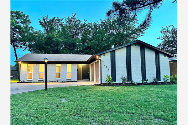 2212 Kevin Court, Irving