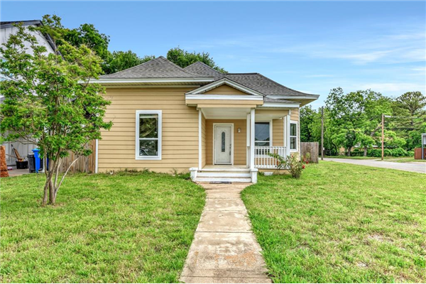 901 W Woodard Street, Denison