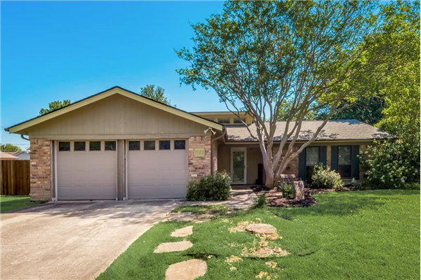 7125 Meadow Park N, North Richland Hills