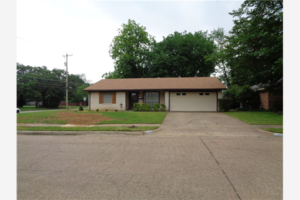 2400 Lincoln Street, Irving