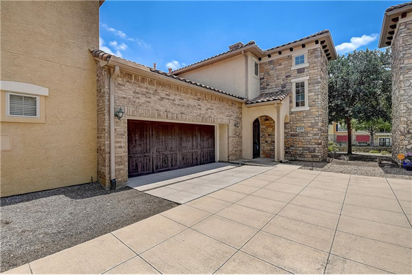 605 Via Ravello, Irving