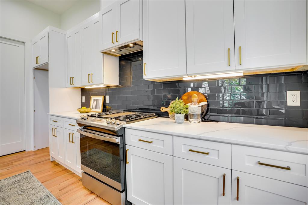 Listing 20339157 - Large Photo # 11
