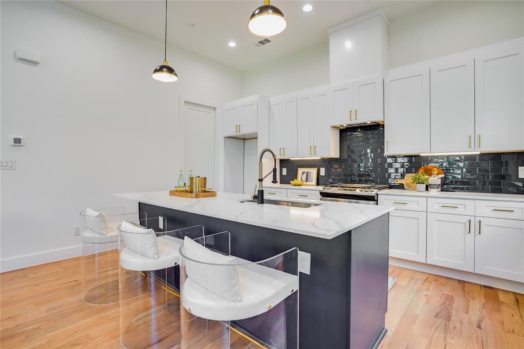 Listing 20339157 - Large Photo # 13