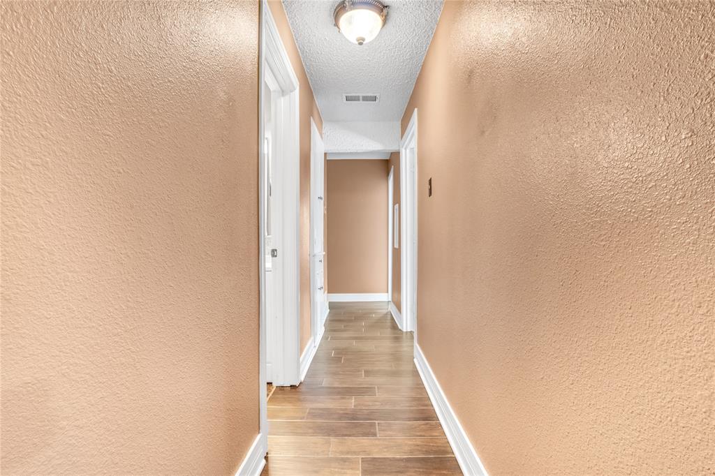Listing 20339176 - Large Photo # 15