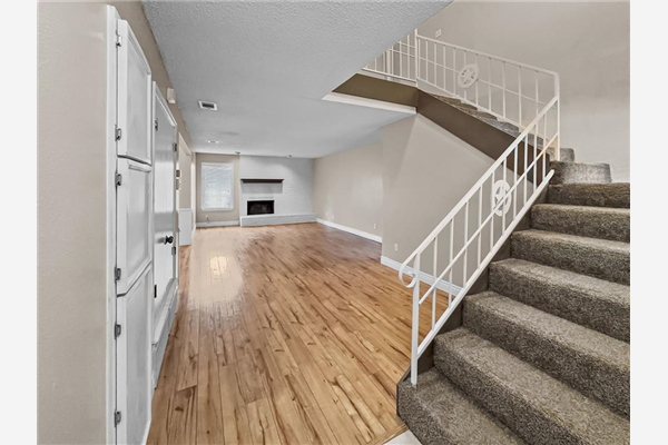 207 E Harwood Road, Euless